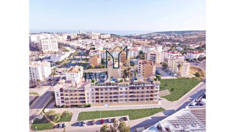 APARTAMENTO T3 COM PISCINA COM VISTA MAR...