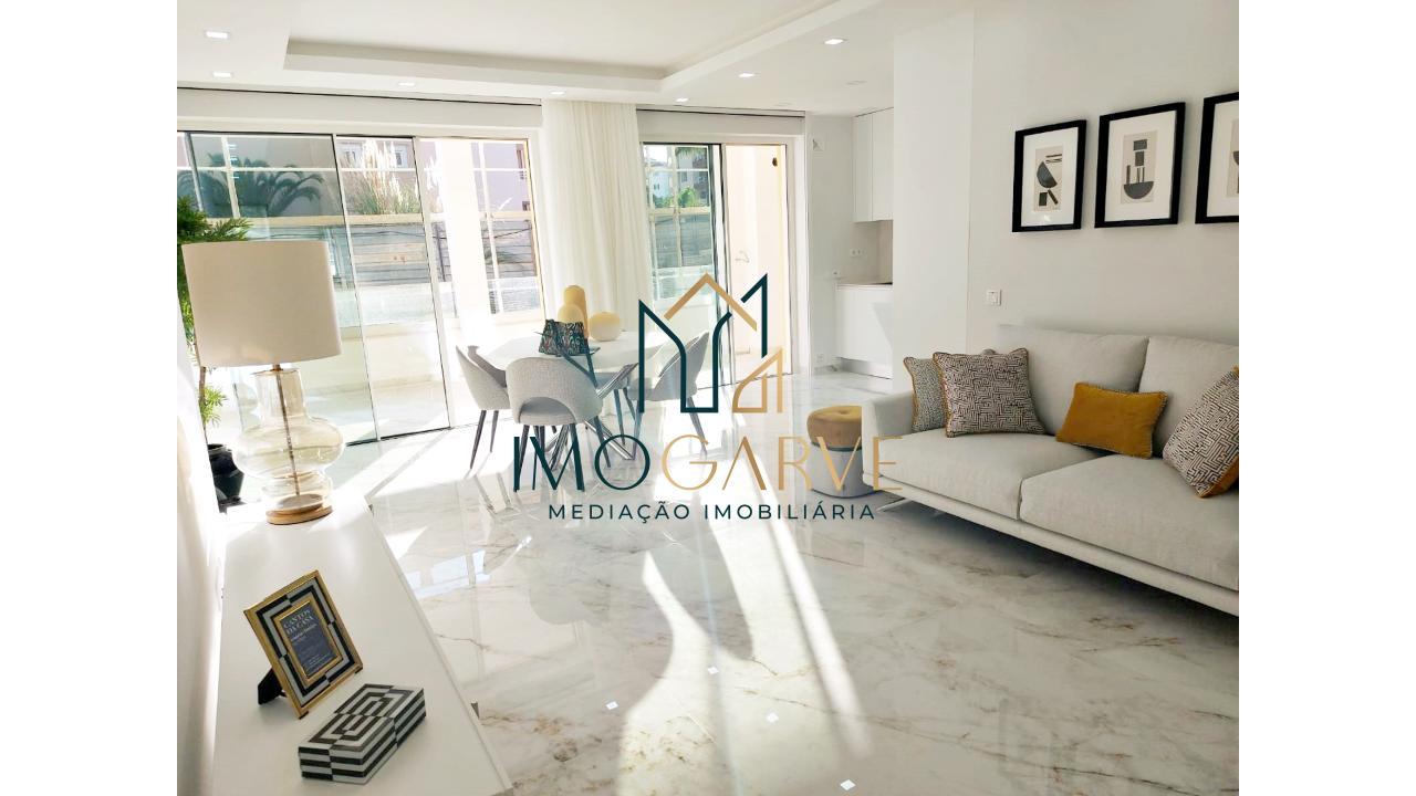 APARTAMENTO T3 COM PISCINA COM VISTA MAR...
