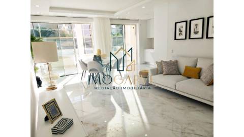APARTAMENTO T3 COM PISCINA COM VISTA MAR...