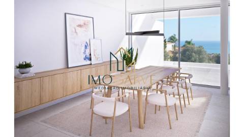 MORADIA T3 COM PISCINA PRIVADA E VISTA MAR...