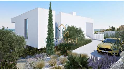 MORADIA T3 COM PISCINA PRIVADA E VISTA MAR...