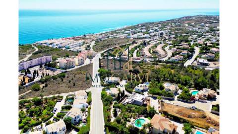 MORADIA T3 COM PISCINA PRIVADA COM VISTA MAR...