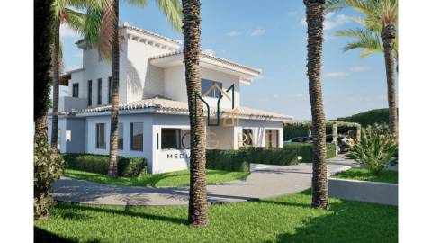MORADIA T5 COM PISCINA E VISTA MAR
 
 Moradia...