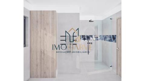 MORADIA T5 COM PISCINA E VISTA MAR
 
 Moradia...