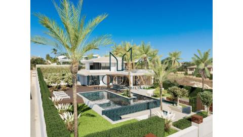 MORADIA T5 COM PISCINA E VISTA MAR
 
 Moradia...