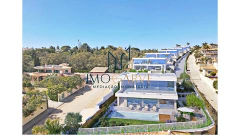 MORADIA T3 COM PISCINA E VISTA MAR
 
 Moradia T3,...