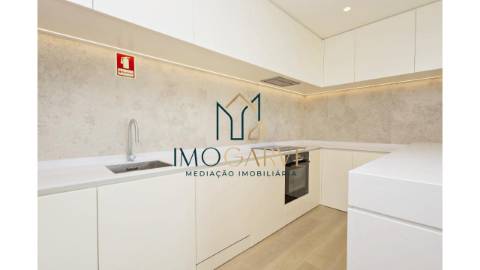APARTAMENTO T2 COM VISTA MAR 
 Localização...
