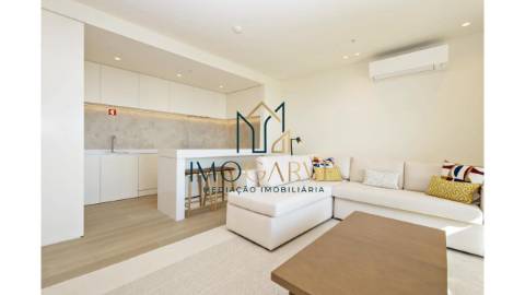 APARTAMENTO T2 COM VISTA MAR 
 Localização...