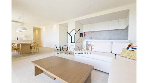 APARTAMENTO T2 COM VISTA MAR 
 Localização...