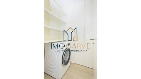 APARTAMENTO T2 COM VISTA MAR 
 Localização...
