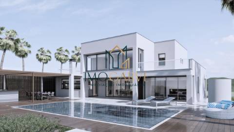 MORADIA T4 COM PISCINA IMPLANTADA NUM LOTE DE 10...