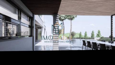 MORADIA T4 COM PISCINA IMPLANTADA NUM LOTE DE 10...