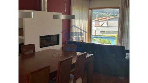 Moradia T3 com Piscina, Jardim e Excelente...