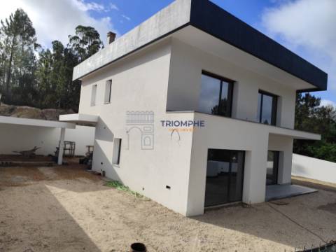 Moradia t4 com design Contemporâneo - Ansião 