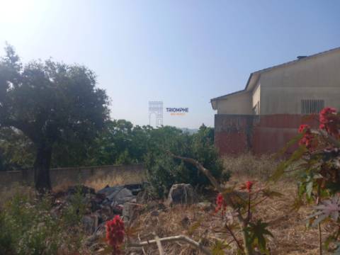 Terreno 471m2 com projeto vista Castelo em  Porto de Mós 