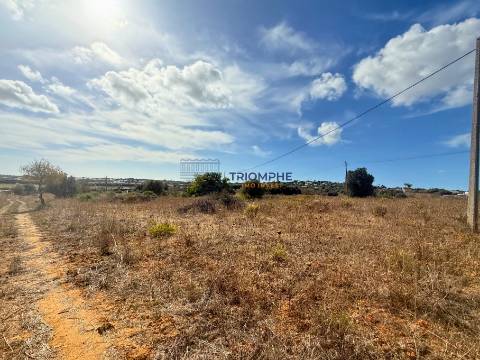 Terreno de 35 000 m² no Carvoeiro