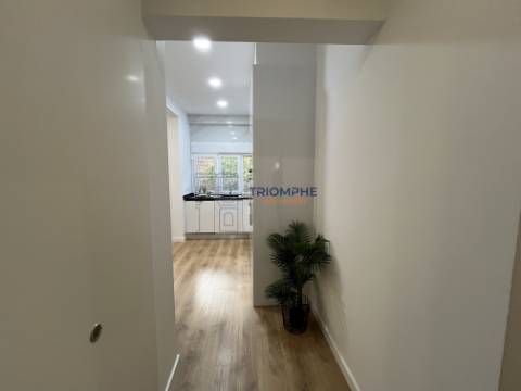 Apartamento T2 Benfica - Totalmente Remodelado