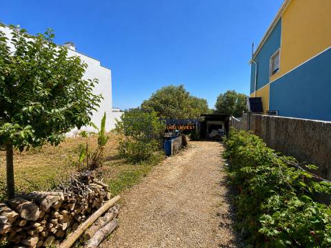 Terreno urbano para Construção de Moradia Geminada | Santa Iria de Azoia