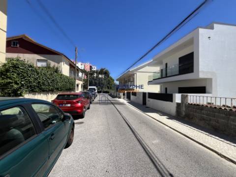 Terreno urbano para Construção de Moradia Geminada | Santa Iria de Azoia