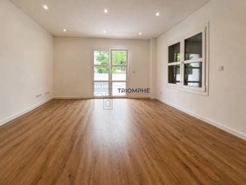 Apartamento T2 a estrear com Terraço de 59 m² e box dupla | Urbanização Casas do Lago