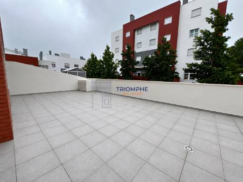 Apartamento T2 a estrear com Terraço de 59 m² e box dupla | Urbanização Casas do Lago