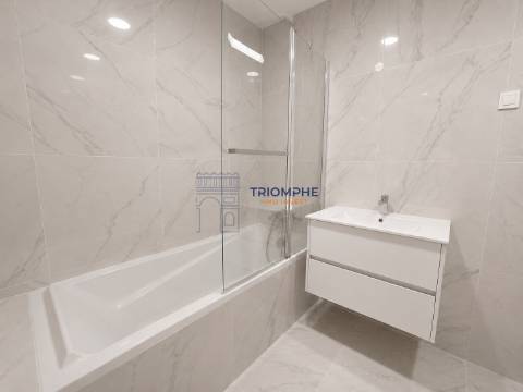 Apartamento T2 a estrear com Terraço de 59 m² e box dupla | Urbanização Casas do Lago