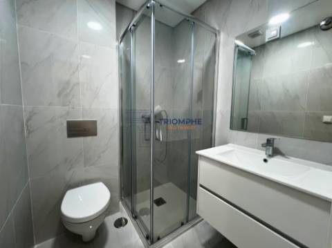 Apartamento T2 a estrear com Terraço de 59 m² e box dupla | Urbanização Casas do Lago