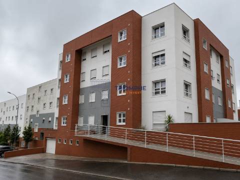Apartamento T2 a estrear com Terraço de 59 m² e box dupla | Urbanização Casas do Lago