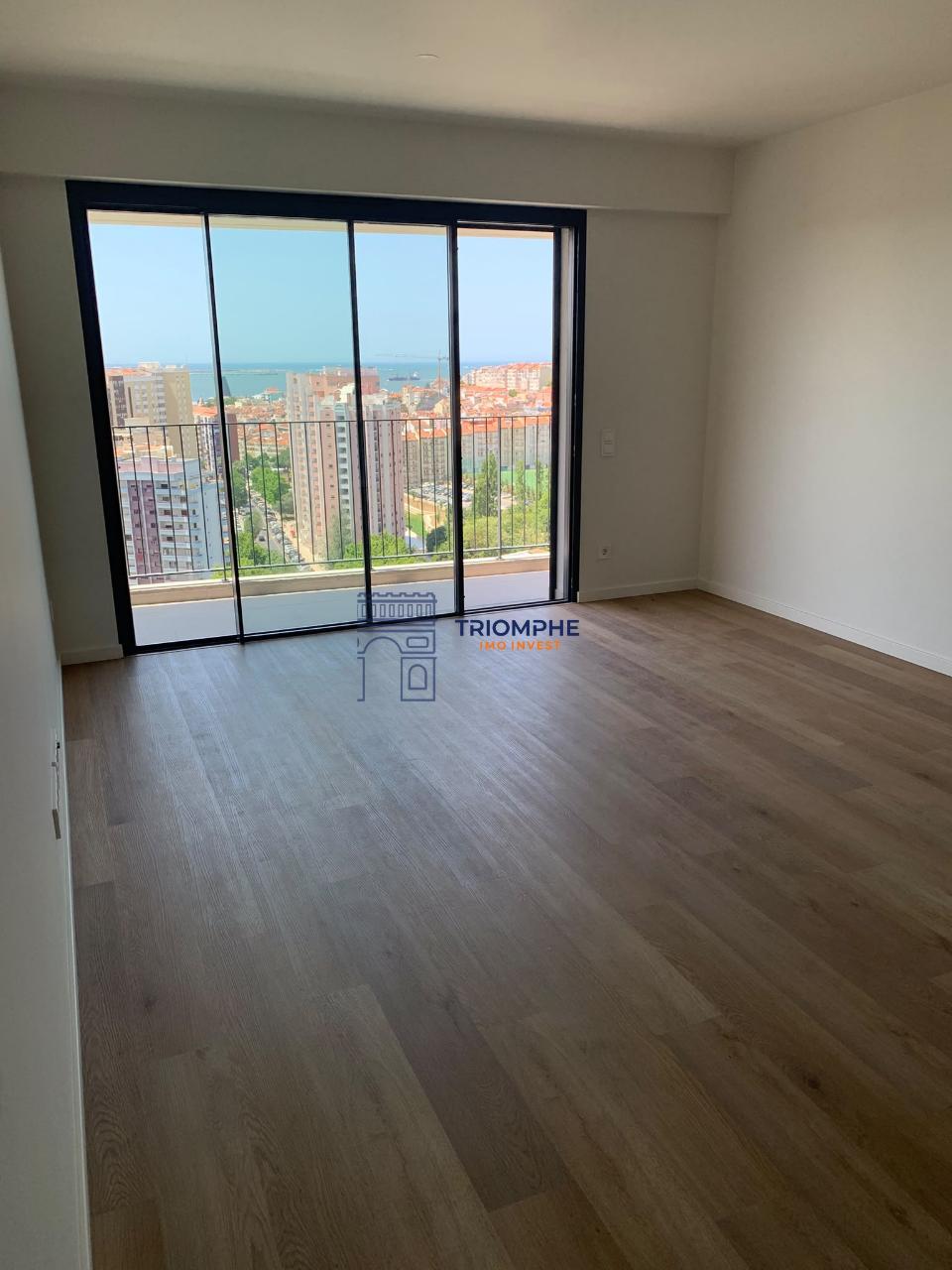 Excecional Apartamento T3 no Vista Mirear, Miraflores