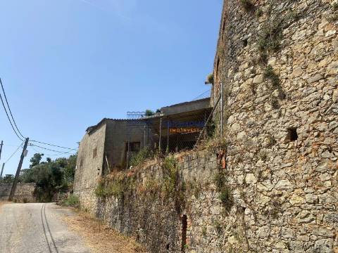 Moradia para Recuperar +Terreno + Construção - Rio Maior