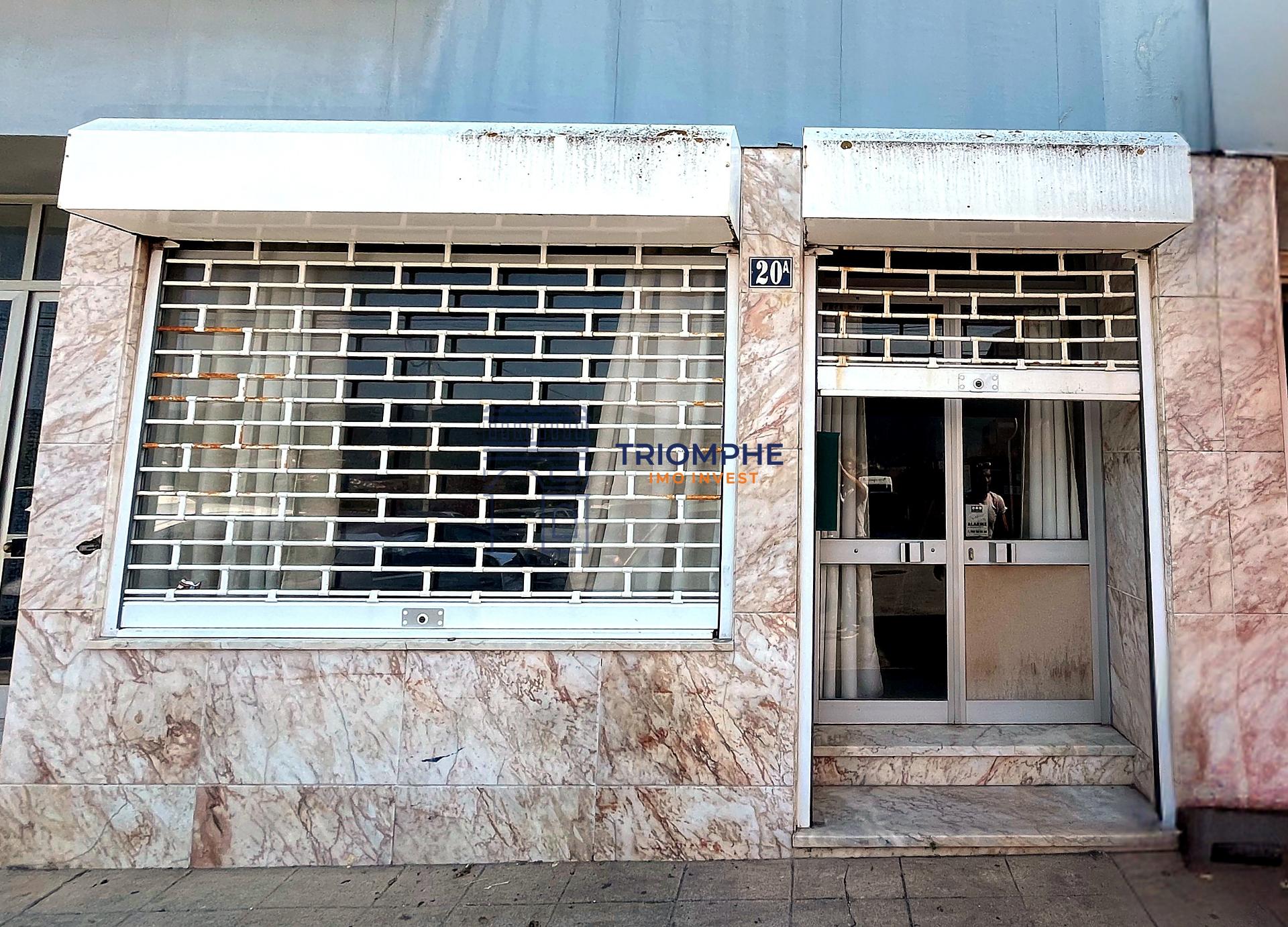 Espaço Comercial de 60 m² - Moninhos, Loures