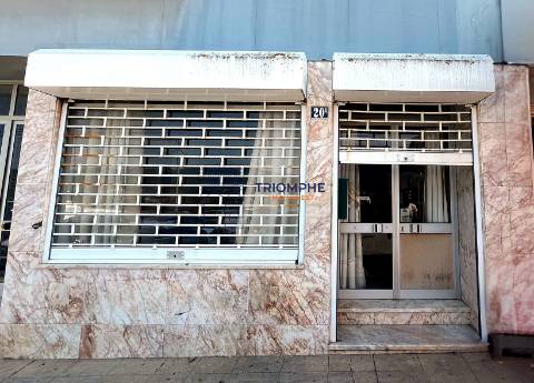 Espaço Comercial de 60 m² - Moninhos, Loures