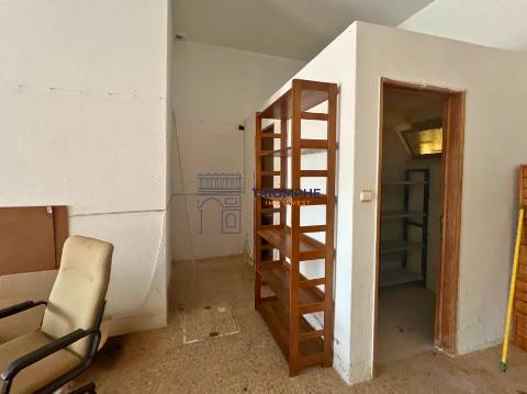 Espaço Comercial de 60 m² - Moninhos, Loures