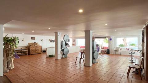 Moradia com 3 Suítes, Piscina e Cave em Azeitão