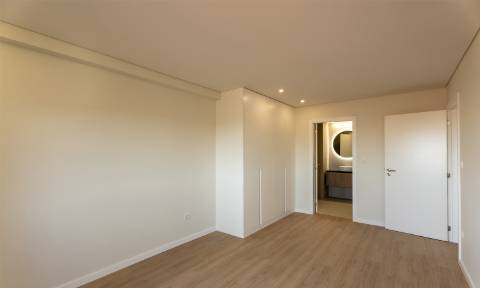 Apartamento T3 Novo | Varandas e Garagem | Vila Nova de Gaia