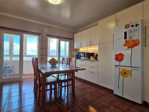 Penthouse Duplex Exclusiva T3 sendo 2 suítes em Avenida Bocage Barreiro, com Vista Panorâmica Lisboa e Rio Tejo.