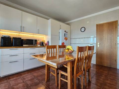 Penthouse Duplex Exclusiva T3 sendo 2 suítes em Avenida Bocage Barreiro, com Vista Panorâmica Lisboa e Rio Tejo.