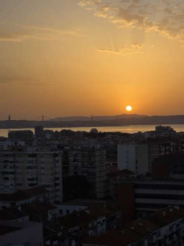Penthouse Duplex Exclusiva T3 sendo 2 suítes em Avenida Bocage Barreiro, com Vista Panorâmica Lisboa e Rio Tejo.