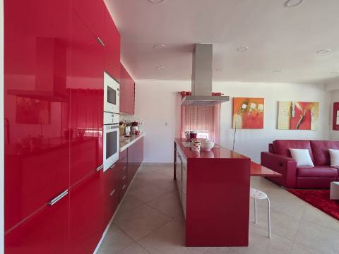 Apartamento T2 com Vista Panorâmica | Costa da Caparica