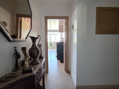 Apartamento T2 com Vista Panorâmica | Costa da Caparica
