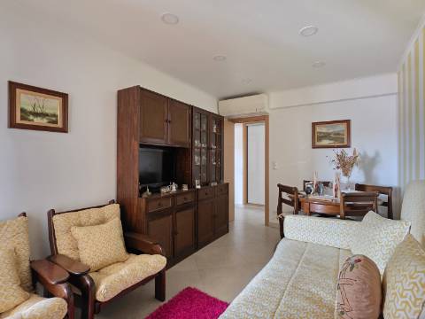 Apartamento T2 com Vista Panorâmica | Costa da Caparica