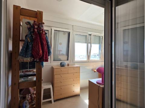 Apartamento T2 com Vista Panorâmica | Costa da Caparica