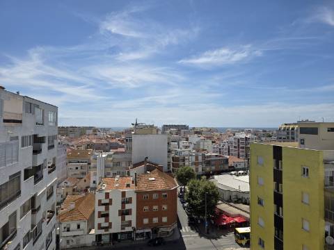 Apartamento T2 com Vista Panorâmica | Costa da Caparica