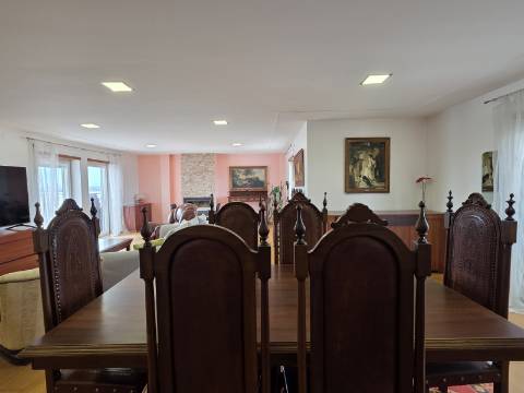 Penthouse Duplex Exclusiva, T3 sendo 2 suítes em Avenida Bocage no Barreiro, com Vista Panorâmica Lisboa e Rio Tejo..