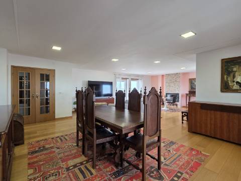 Penthouse Duplex Exclusiva, T3 sendo 2 suítes em Avenida Bocage no Barreiro, com Vista Panorâmica Lisboa e Rio Tejo..