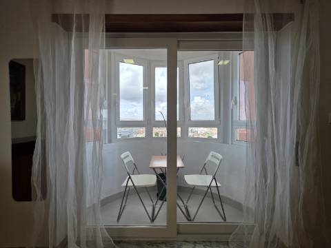 Penthouse Duplex Exclusiva, T3 sendo 2 suítes em Avenida Bocage no Barreiro, com Vista Panorâmica Lisboa e Rio Tejo..