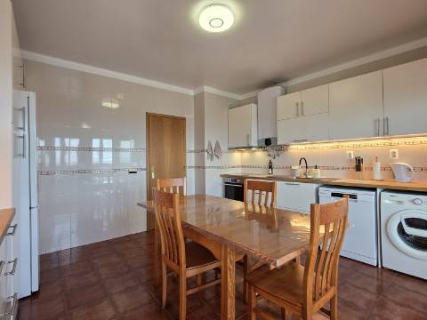 Penthouse Duplex Exclusiva, T3 sendo 2 suítes em Avenida Bocage no Barreiro, com Vista Panorâmica Lisboa e Rio Tejo..