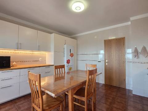 Penthouse Duplex Exclusiva, T3 sendo 2 suítes em Avenida Bocage no Barreiro, com Vista Panorâmica Lisboa e Rio Tejo..