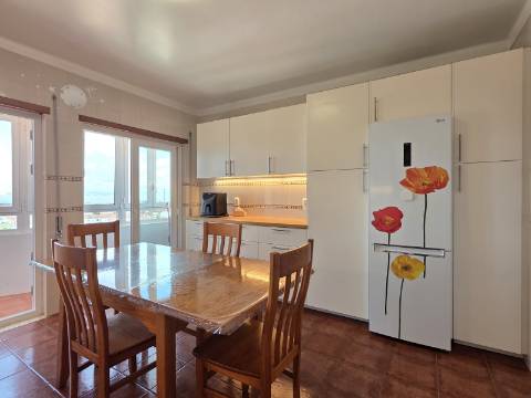 Penthouse Duplex Exclusiva, T3 sendo 2 suítes em Avenida Bocage no Barreiro, com Vista Panorâmica Lisboa e Rio Tejo..