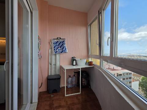 Penthouse Duplex Exclusiva, T3 sendo 2 suítes em Avenida Bocage no Barreiro, com Vista Panorâmica Lisboa e Rio Tejo..